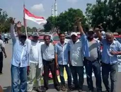 Taksi Online Gabungan Gelar Aksi Demo di Kantor Dishub Batam