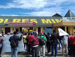 Wartawan di Timika Demo Tuntut Keadilan Terkait Penganiyaan Terhadap Saldi Hermanto