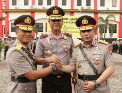 KAPOLDA KEPRI, IRJEN POL DRS SAM BUDIGUSDIAN PIMPIN UPACARA SERTIJAB WAKAPOLDA KEPRI