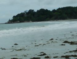 Kerab Menelan Korban, Pemkab Bintan Buat “Zona Berenang” di Pantai Trikora