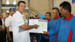 1-006-warga-kelurahan-kijang-kota-terima-sertifikat-tanah-gratis-xQD (1)