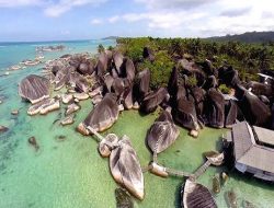 Indahnya Pesona Batu Alif Stone Park Natuna Kepri