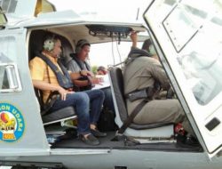 TNI AL Kerahkan Kapal dan Heli Ungkap Asal-muasal Limbah Minyak Hitam di Bintan