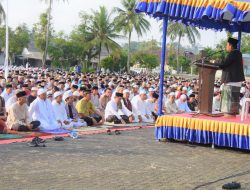 Danlantamal IV lakukan Salat Idul Adha bersama Ribuan Masyarakat