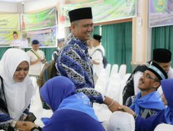 Bersama Rombongan Jamaah, Bupati Bintan Beserta Istri Ikut Ibadah Haji