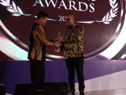 Pimpinan PT SGI Raih Penghargaan Kategori The Best Fastest Growing Company di Batamnews Awards