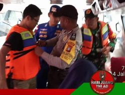 Cuaca Ekstrim, Babinsa Tanjung Uban Kota Bersama Bhabinkamtibmas dan Polair Himbau Penumpang Kapal Pakai Life Jacket