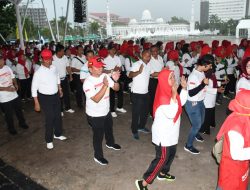 Ketua Persit KCK Rem PD I BB Senam Sajojo Di Dataran Tinggi Engku Putri Batam