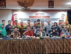 Ketua Bawaslu RI Abhan, Memotivasi Panwascam Se-Kota Tanjungpinang yang Terpilih