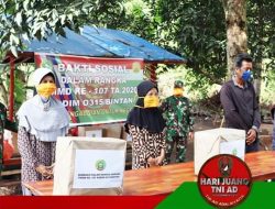 Tetap Utamakan Protokoler Kesehatan, Satgas Serahkan Sembako Ke Warga Tg. Siambang Pada Penutupan TMMD Reg 107 Kodim 0315/Bintan