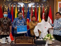 Kementerian Perekonomian Menerima Bantuan APD dari PT BAI