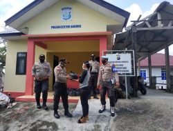 Lagi-Lagi Polsek Singkep Barat Bagikan Sembako Ke Warga di Desa Bakong