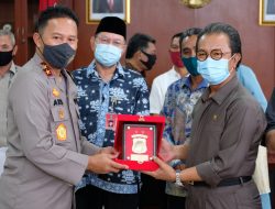 Ketua DPRD Jumaga Nadeak Bersama Ketua Komisi I Silaturahmi Kepada Kapolda Kepri