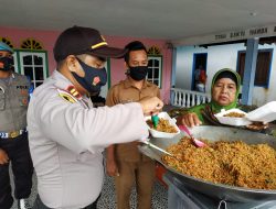 Polsek Singkep Barat Bagikan Masker dan Imbau Masyarakat Terkait Protokol Kesehatan