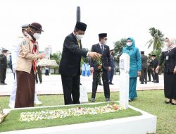 Gubernur Ziarah ke TMP Pusara Bhakti Batu 5 Tanjungpinang