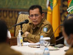 Gubernur Ansar Ahmad Himbau Para Lansia Untuk Segera Vaksin