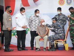 Launching Vaksinasi Booster Dosis III, Tito   Puji Tingginya Laju Vaksinasi di Kepri