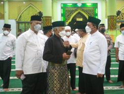 Gubernur Ansar Hadiri Tabligh Akbar Isra’ Mi’raj di Masjid Nurul Iman Kijang Bintan
