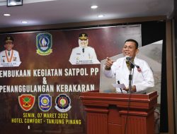 Gubernur Ansar Minta Satpol PP Kedepankan Sikap Humanis