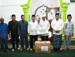 Safari Ramadhan ke Pulau Pangkil, Gubernur Ansar Salurkan Dana Zakat dan Bantuan Masker