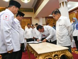 Ketua Dewan Kehormatan dan Pengurus PMI Kepri Dilantik Jusuf Kalla, Ansar Berharap Visi Misi Selaras dengan Program Pemprov Kepri