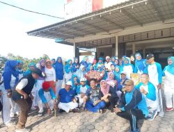 Wakil Ketua ll DPRD Tanjungpinang Hendra Jaya silaturahmi Dengan Warga lewat Senam Pagi Bersama Ibu-Ibu