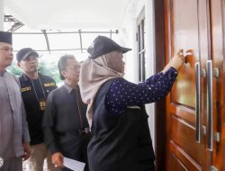 Ketua DPRD Kepri Jumaga Nadeak di Coklit Pantarlih