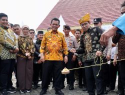 Gus Halim Endorse Produk Olahan dari Kepri dan Main Gasing di Bazar BUMDes
