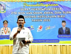 Gubernur Kepri  Ansar Hadiri Penandatanganan Guru PTK Non ASN Se-Kota Batam