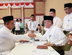 Gubernur Ansar Bayar Zakat Melalui BAZNAS Provinsi Kepri