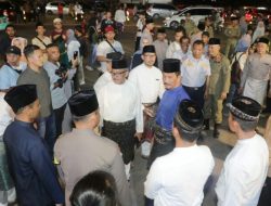 Masyarakat Sambut Meriah Pawai Takbir Idul Fitri 1444 Hijriah Pemko Batam