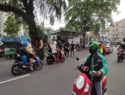 Karang Taruna Kepri Bagikan Seribu Takjil di Tanjungpinang