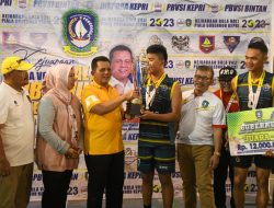 Gubernur Ansar Tutup Kejuaraan Bola Voli Gubernur Cup Zona Kabupaten Bintan Tahun 2023