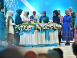 Ibu Iriana dan Anggota OASE KIM Hadiri Peringatan HKG PKK Ke-51 Tahun 2023