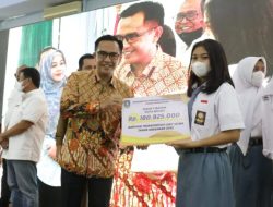 Hardiknas 2023, Ketua Komisi II DPRD Kepri Minta Siswa Manfaatkan Medsos untuk Belajar