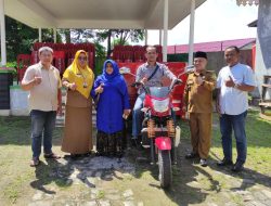 Serahkan Bantuan Tenda, Kursi, Dan Kaisar, Wali Kota Harap Digunakan Dengan Baik Dan Bermanfaat