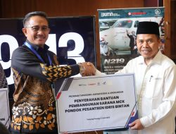 PTDI Serahkan Bantuan Sarana MCK Untuk Dua Pesantren di Bintan