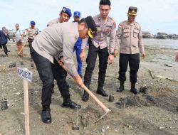 Polresta Tanjungpinang Tanam 500 Bibit Mangrove di Rimba Jaya