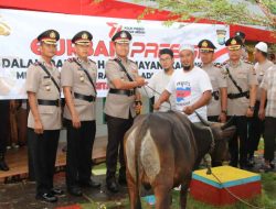 Polresta Tanjungpinang Serahkan 5 Sapi Kurban ke Mesjid dan Ponpes