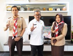 Apresiasi Pemanfaatan Limbah Plastik Oleh Siswa SMP Negeri 56 Batam, Jefridin Dihadiahi Kursi Ecobrick