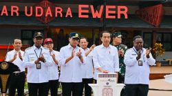 Presiden Jokowi Resmikan Pengembangan Bandara Ewer