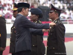 Presiden Jokowi Pimpin Upacara Peringatan ke-77 Hari Bhayangkara