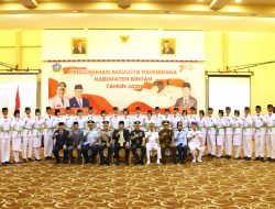 Kukuhkan Paskibra Bintan, Bupati Bintan Beri Amanah Besar