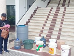 6 Hari Air Bersih Tak Ngalir, Anggota DPRD Kepri Numpang Mandi ke Kantor BP Batam