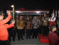Ketua DPRD Kepri Hadiri Malam Taptu dan Pawai Obor di Pantai Piwang Natuna
