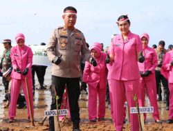 Serentak Seluruh Indonesia, Polresta Tanjungpinang Tanam Mangrove di Dompak