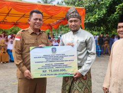 Gubernur Ansar Serahkan Bantuan Pendidikan dan Keagamaan untuk Masyarakat Karimun