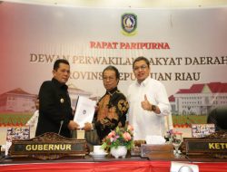 Gubernur Sampaikan Ranperda Tentang RUED Provinsi Kepri TA 2023-2050