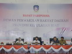Wakil Gubernur Sampaikan Jawaban Pemerintah atas Pandum Fraksi DPRD Terhadap Ranperda Tentang Pajak Daerah dan Retribusi Daerah