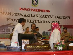 Wagub Kepri Sampaikan Jawaban Pemerintah Atas Pandum Fraksi-Fraksi DPRD Kepri